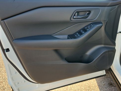 Certified 2025 Nissan Rogue S image 17