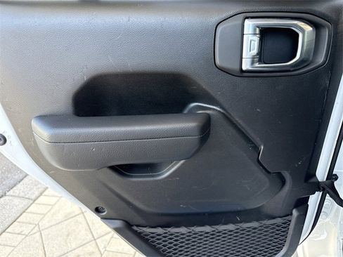 Used 2024 Jeep Wrangler Unlimited Rubicon image 28