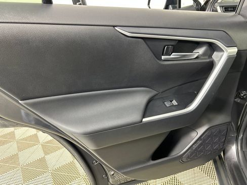 Used 2025 Toyota RAV4 XLE AWD/4WD image 16