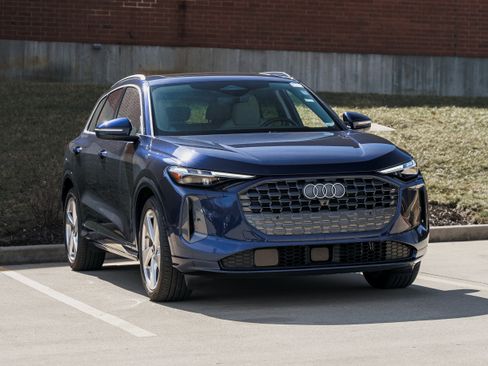 Used 2025 Audi Q5 Prestige image 2