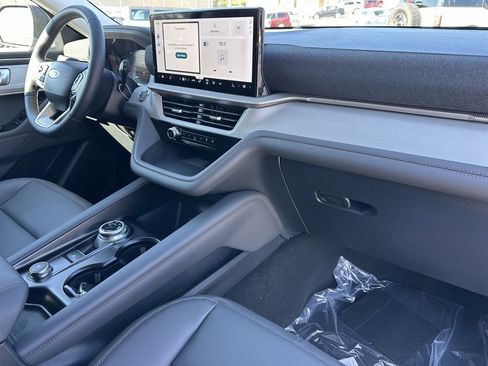 New 2026 Ford Explorer Active w/ Active Comfort Package image 17