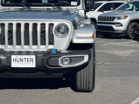 Used 2023 Jeep Wrangler Unlimited Sahara image 10