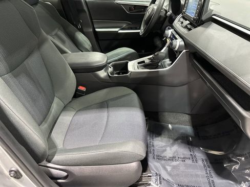 Certified 2022 Toyota RAV4 LE image 18