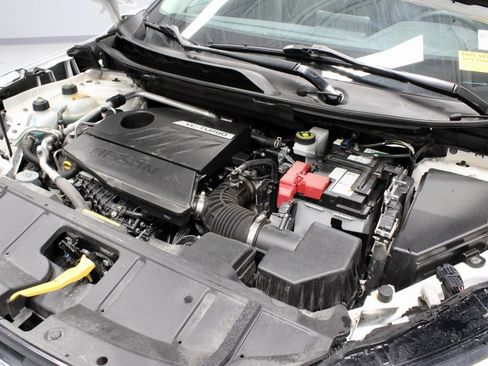 Used 2024 Nissan Rogue SV AWD/4WD image 15