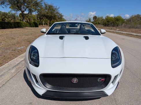 Used 2016 Jaguar F-TYPE Convertible image 3