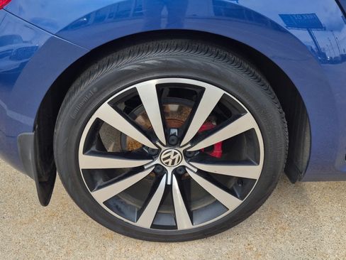 Used 2012 Volkswagen Beetle Turbo FWD image 21