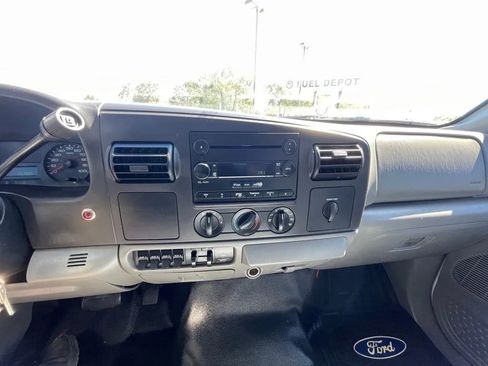 Used 2005 Ford F450 2WD Crew Cab Super Duty image 19