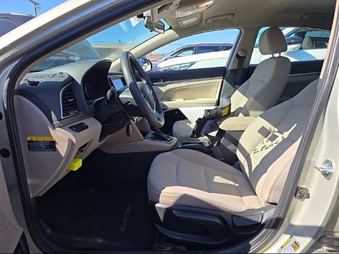 Used 2017 Hyundai Elantra SE FWD image 4