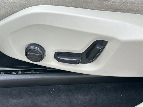 Used 2023 Volvo XC90 T8 Plus w/ Protection Package Premier image 34