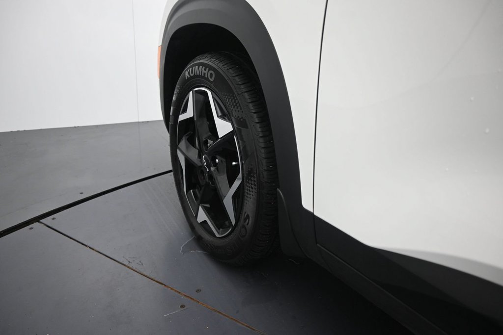 Certified 2025 Kia Seltos S FWD image 11