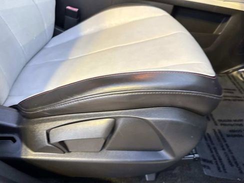 Used 2011 Chevrolet Equinox LT image 12