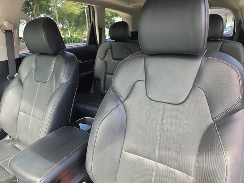 Certified 2022 Kia Telluride SX w/ Nightfall Edition Package AWD/4WD image 23