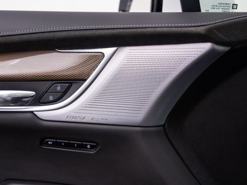 Certified 2024 Cadillac XT6 Premium Luxury w/ Platinum Package image 23