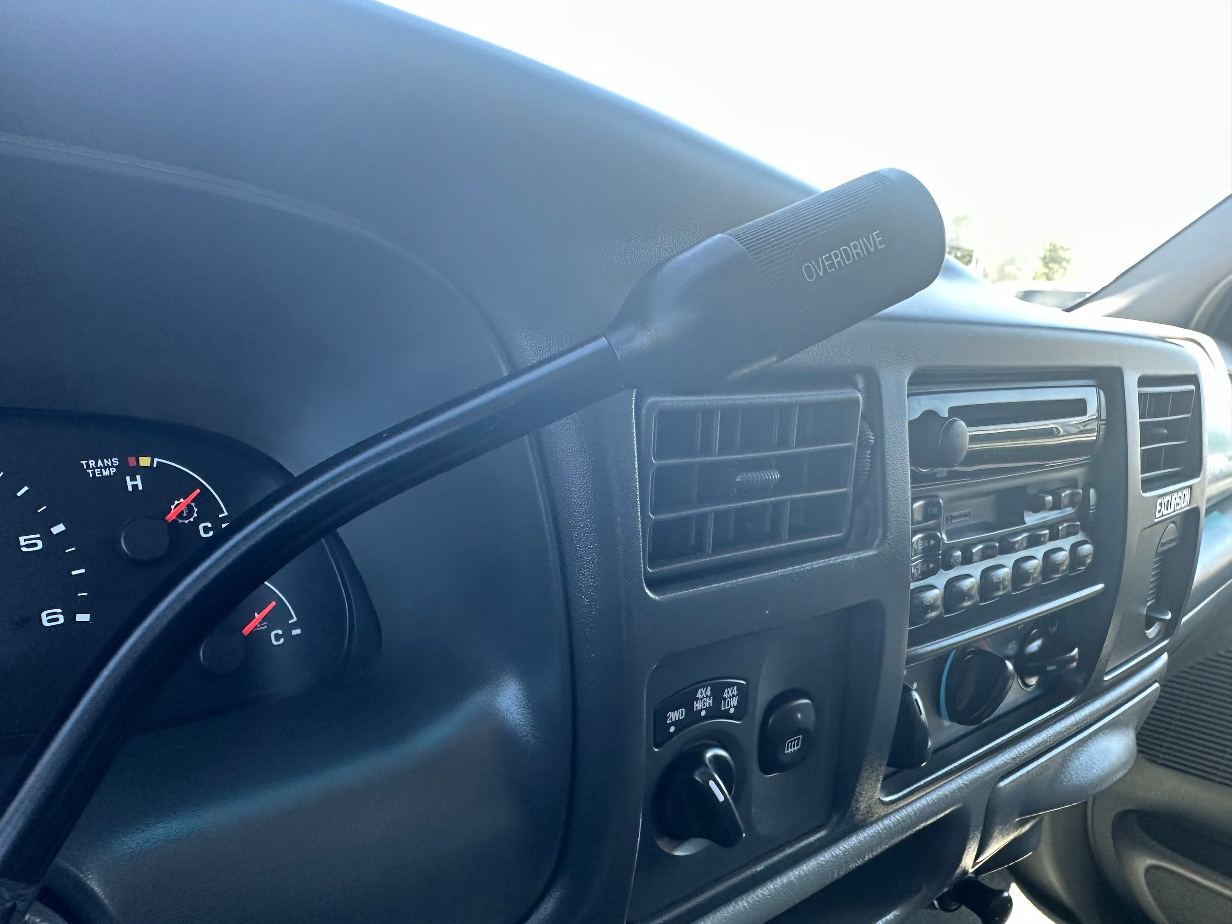 Used 2004 Ford Excursion XLT AWD/4WD image 24