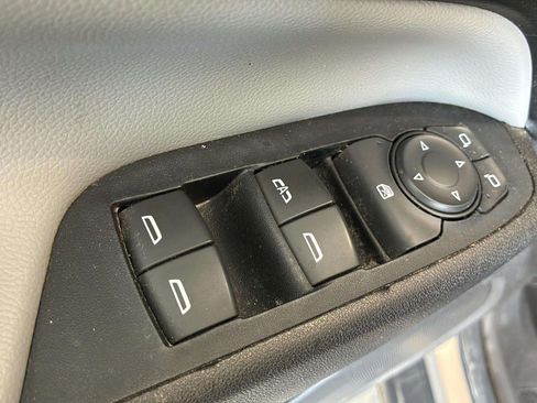 Used 2018 Chevrolet Equinox LT w/ Sun & Infotainment Package FWD image 28