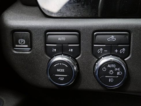 Used 2023 GMC Sierra 1500 Elevation image 25