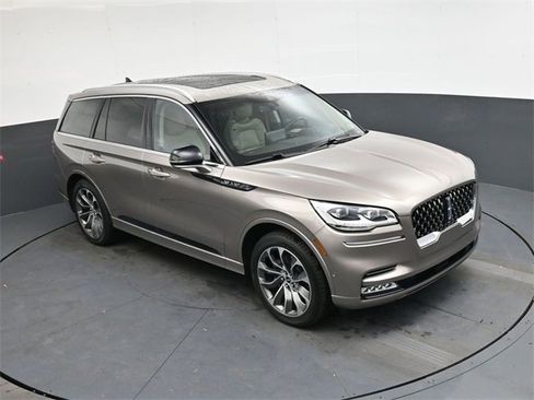 Used 2021 Lincoln Aviator Grand Touring w/ Equipment Group 301A image 16