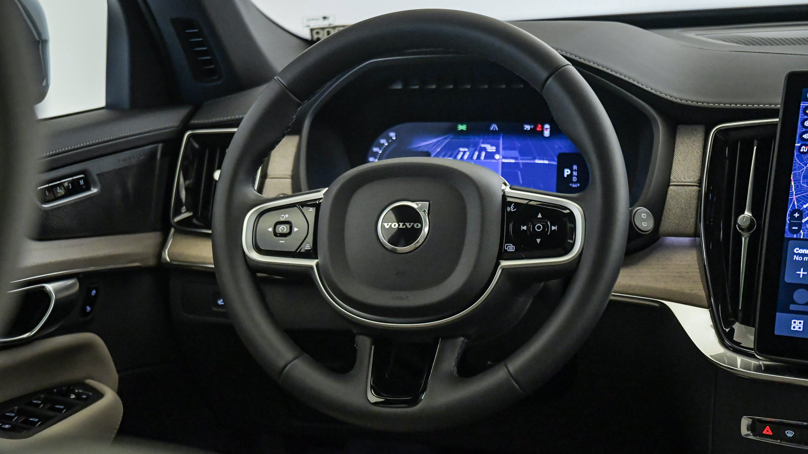 Certified 2026 Volvo XC90 B6 Plus w/ Protection Package AWD/4WD image 13