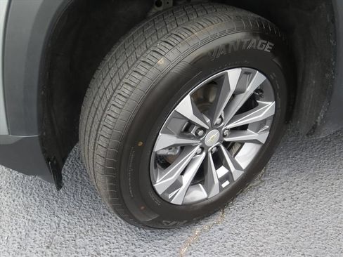 Used 2025 Chevrolet Equinox LT w/ Convenience Package II FWD image 18