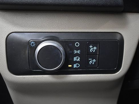 Used 2020 Ford Escape SE image 15