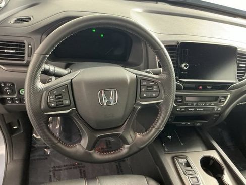 Used 2025 Honda Ridgeline TrailSport image 16