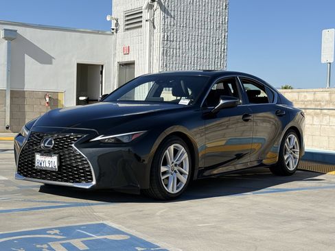 Certified 2021 Lexus IS 300 w/ Comfort Package image 7