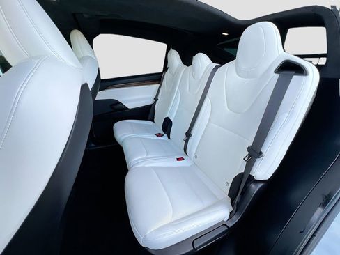 Used 2022 Tesla Model X image 23