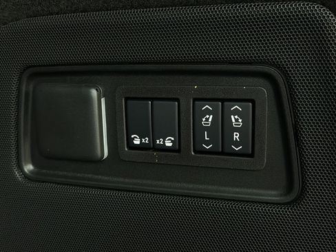 Used 2026 Cadillac Escalade Platinum Sport image 15