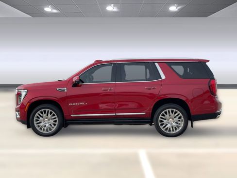 Used 2025 GMC Yukon Denali w/ Sun & Power Step Package image 2