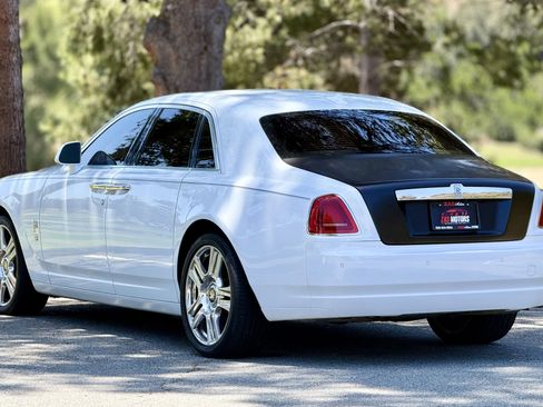Used 2016 Rolls-Royce Ghost RWD image 10