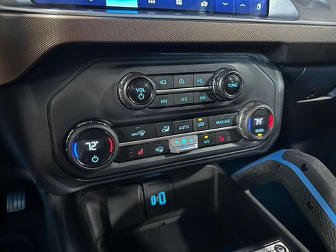 Used 2023 Ford Bronco Outer Banks w/ Sasquatch Package AWD/4WD image 23