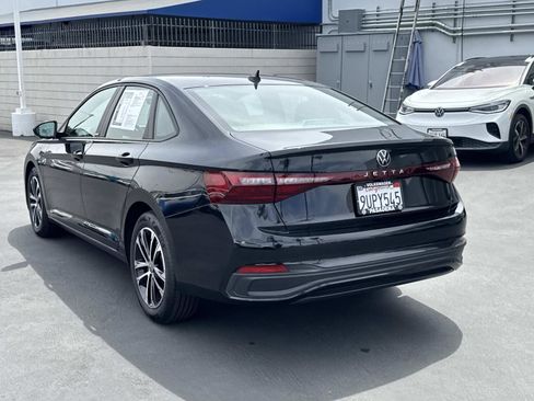 Certified 2025 Volkswagen Jetta Sport FWD image 3