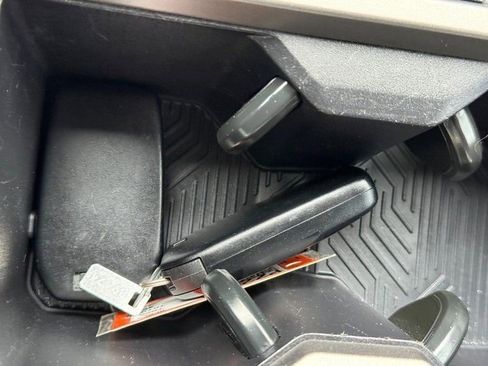 Used 2025 Toyota Tacoma SR5 image 30