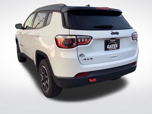 Used 2024 Jeep Compass Trailhawk AWD/4WD image 8