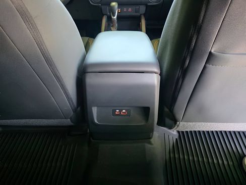 Used 2025 Nissan Frontier PRO-4X AWD/4WD image 7