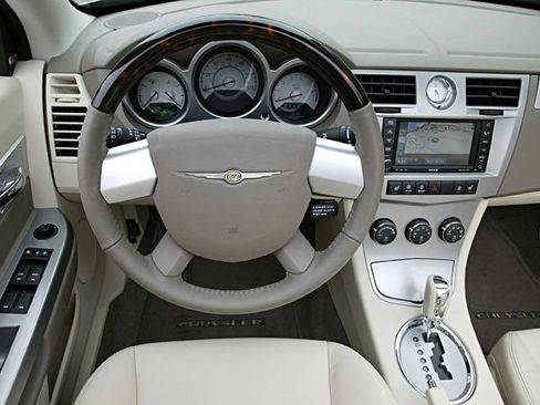 Used 2008 Chrysler Sebring Touring FWD image 4
