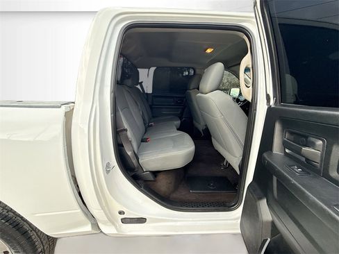 Used 2018 RAM 1500 Express image 24