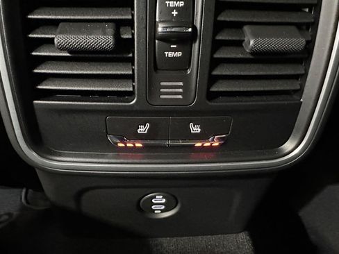 Certified 2026 Porsche Macan AWD/4WD image 35