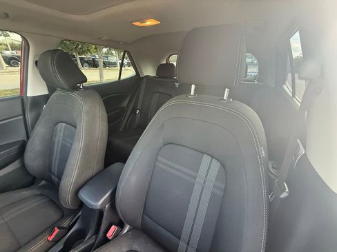 Used 2023 Hyundai Venue SEL w/ Cargo Package image 23