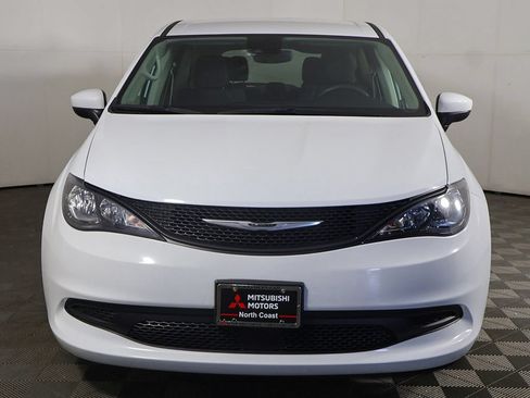 Used 2023 Chrysler Voyager LX FWD image 9