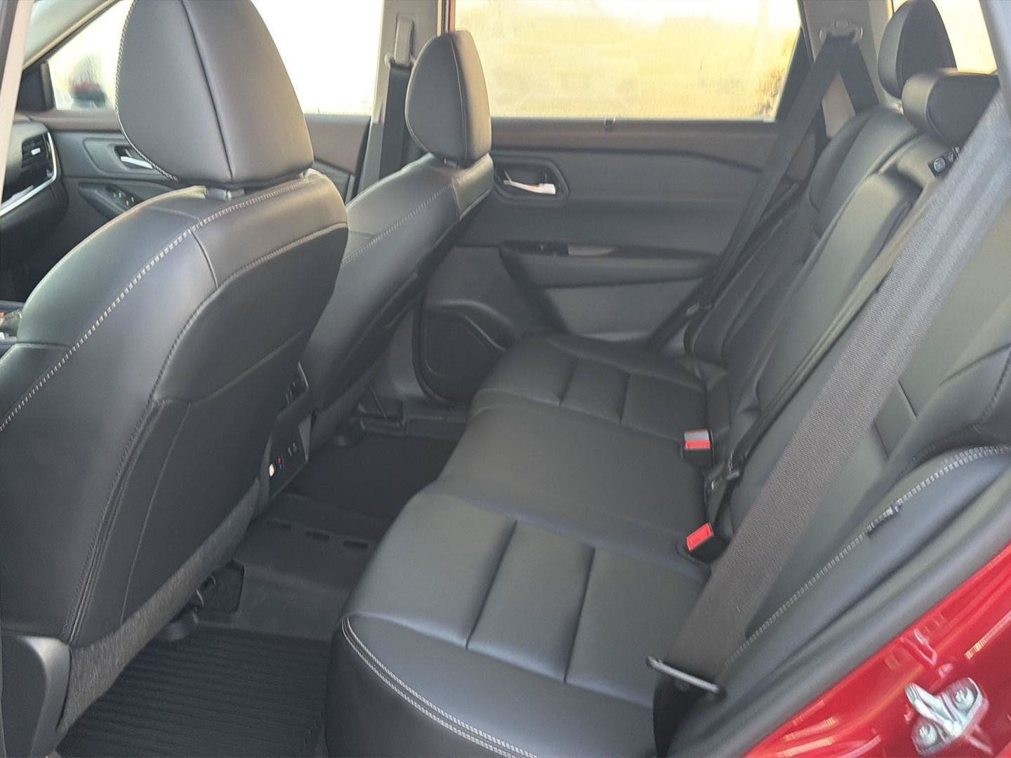 Used 2023 Nissan Rogue SL w/ SL Premium Package FWD image 11
