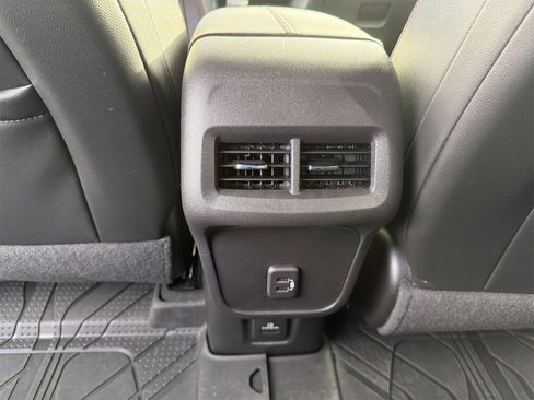 Used 2023 Chevrolet Equinox RS image 21