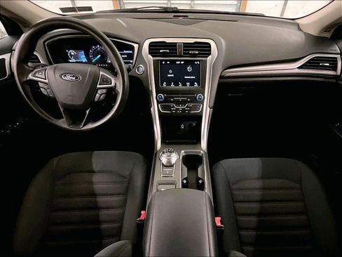 Used 2018 Ford Fusion SE w/ Fusion SE Technology Package FWD image 14