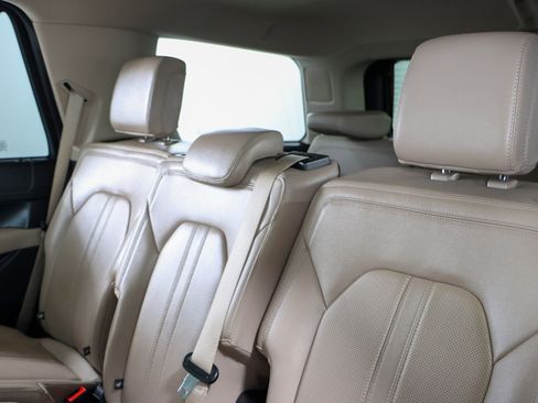 Used 2022 Ford Expedition Limited image 26