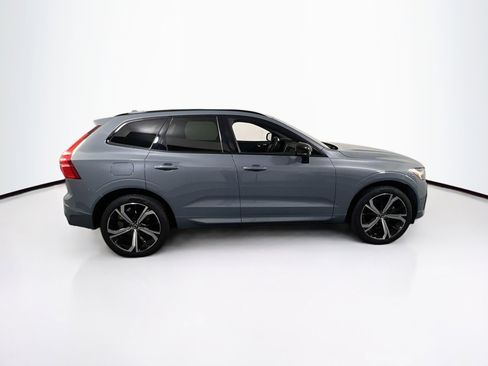 Used 2022 Volvo XC60 B5 R-Design w/ Advanced Package image 4