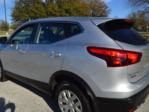 Used 2018 Nissan Rogue Sport S image 5