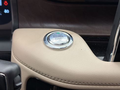 Used 2024 Lincoln Aviator Reserve w/ Equipment Group 201A AWD/4WD image 23