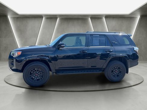 Used 2024 Toyota 4Runner TRD Off-Road Premium w/ Moonroof Package AWD/4WD image 4