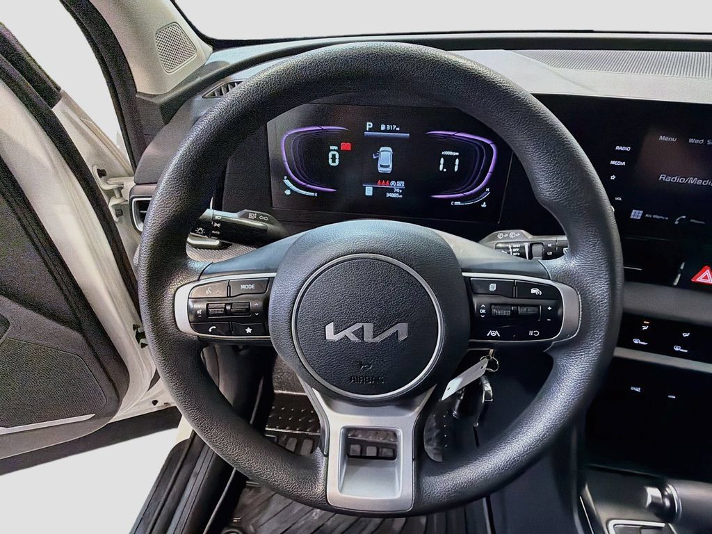 Used 2023 Kia Sportage LX AWD/4WD image 13