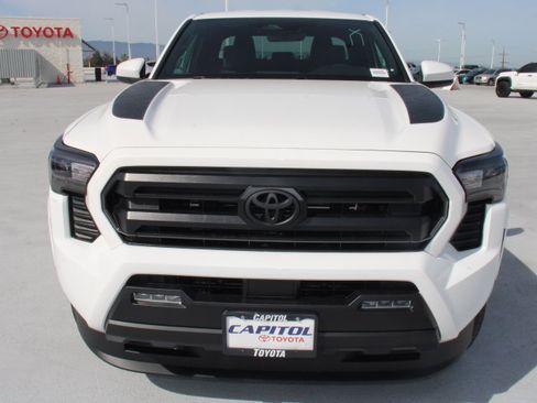 Used 2026 Toyota Tacoma SR5 image 8